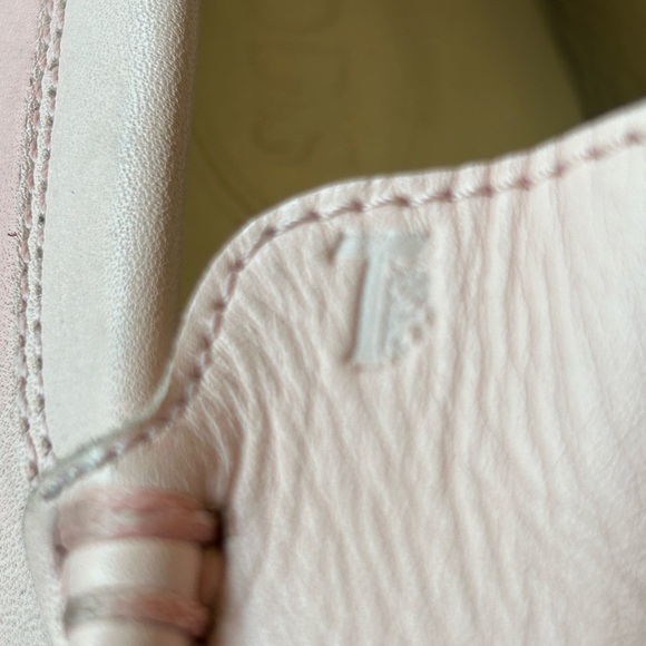 Tod’s baby pink loafers in size 40 - Picture 4 of 9